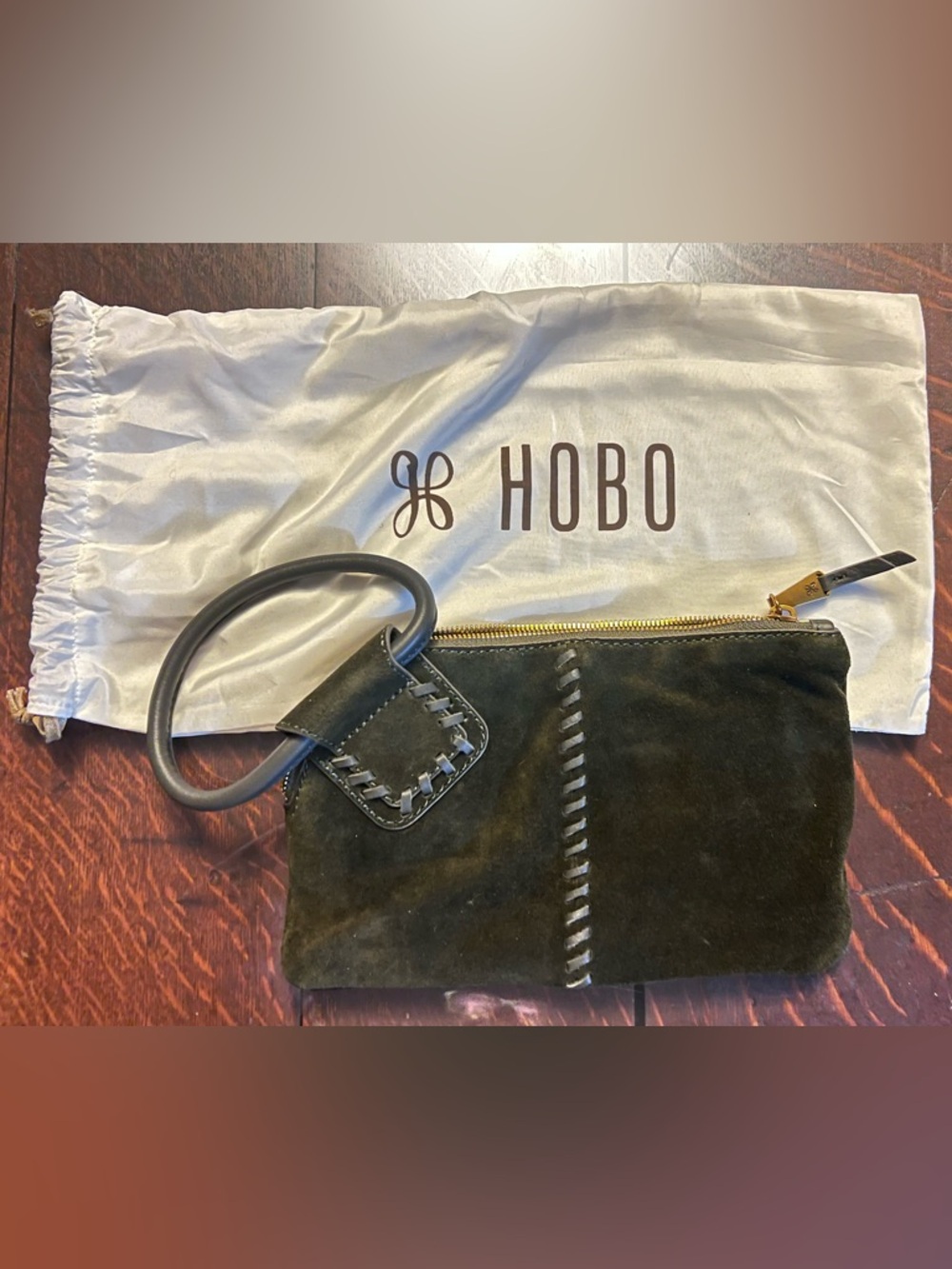 HOBO leather wristlet / Sable style with ring handle – NEW